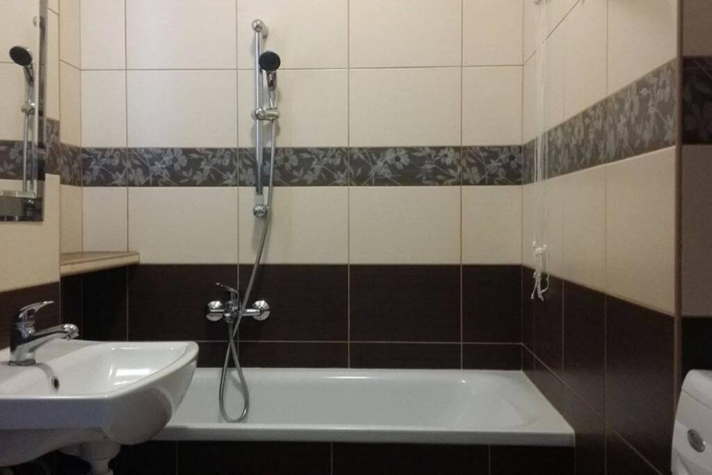 W Samym Centrum Na Grzybowskiej Варшава Екстериор снимка